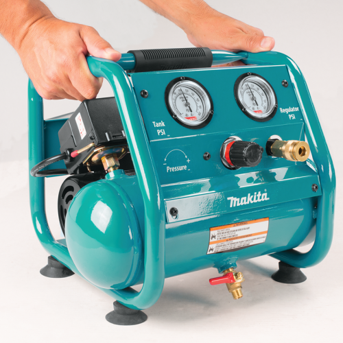 Аккумуляторный компрессор XGT Makita AC001GZ (без аккумулятора)