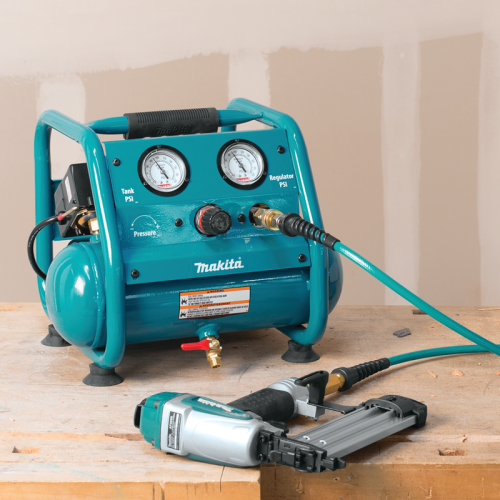 Аккумуляторный компрессор XGT Makita AC001GZ (без аккумулятора)