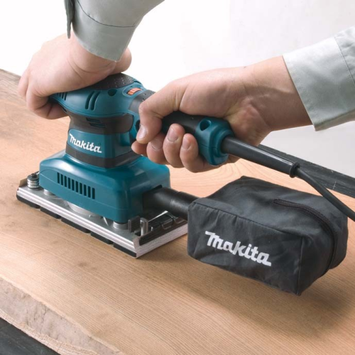 Вибрационная шлифовальная машина Makita BO3711