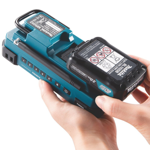 Аккумуляторный радиоприемник CXT Makita DEAMR052