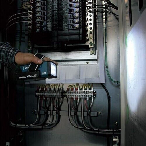Аккумуляторный фонарь LXT Makita DEBDML186 (без аккумулятора)