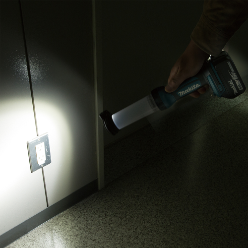 Акумуляторний ліхтар з USB Makita