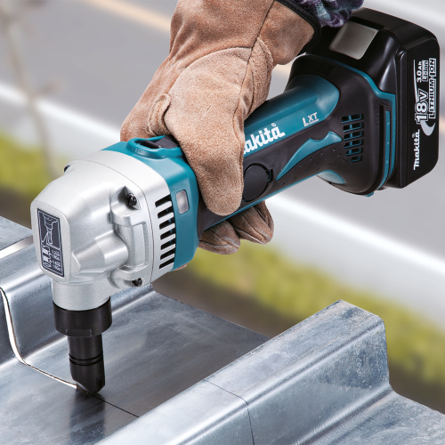 Аккумуляторные вырубные ножницы по металлу Makita DJN161Z (без аккумулятора)