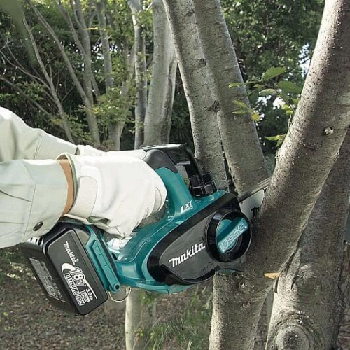 Аккумуляторная цепная пила Makita DUC122Z (без аккумулятора)
