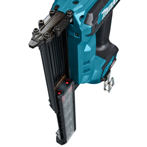 Аккумуляторный гвоздезабивной пистолет XGT Makita FN001GZ (без аккумулятора)