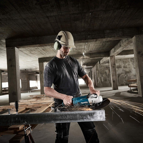 Кутова шліфувальна машина Makita GA9020RF