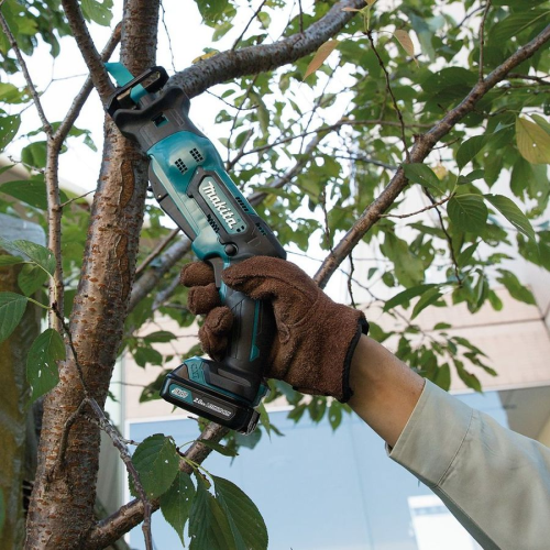 Аккумуляторная сабельная пила Makita JR103DZ (без аккумулятора)