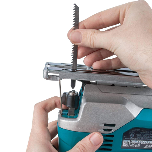 Лобзик Makita JV0600K