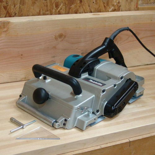 Рубанок Makita KP312S