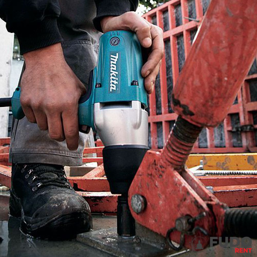 Ударний гайкокрут Makita TW0200