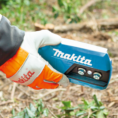 Аккумуляторная цепная пила XGT Makita UC011GT101