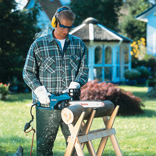 Сетевая цепная пила Makita UC3551A